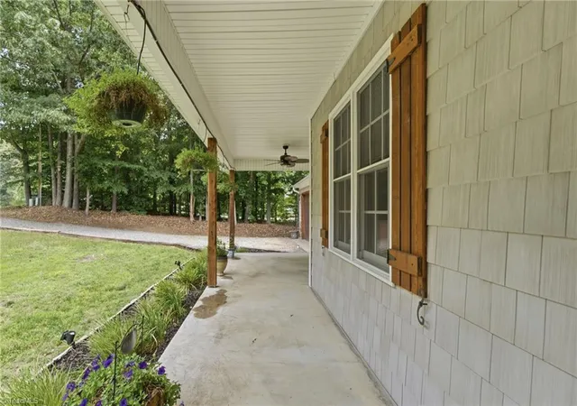 Photo 5 of Sale Pending at 376 Staplewood Rd, Lexington, NC 27295 | MLS# 1225439 | Listing updated on 2026-08-30
