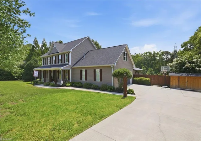 Photo 3 of Sale Pending at 1116 Maple Ridge Dr, Burlington, NC 27217 | MLS# 1231287 | Listing updated on 2026-08-19