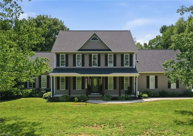 Photo 4 of Sale Pending at 1116 Maple Ridge Dr, Burlington, NC 27217 | MLS# 1231287 | Listing updated on 2026-08-19