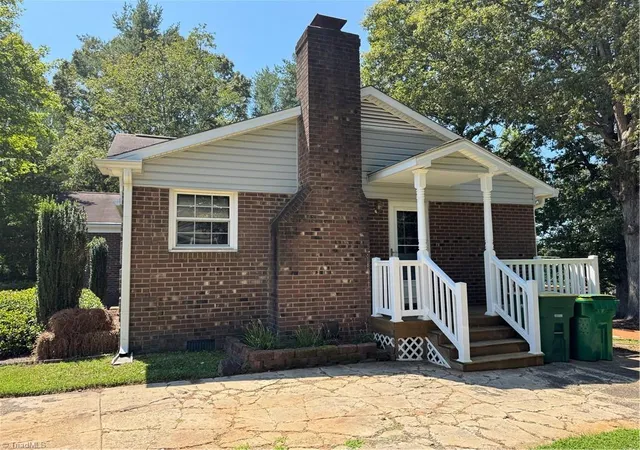 Photo 2 of Single family home for sale at 160 Summerglen Dr, Lewisville, NC 27023 | MLS# 1233477 | Listing updated on 2026-09-09