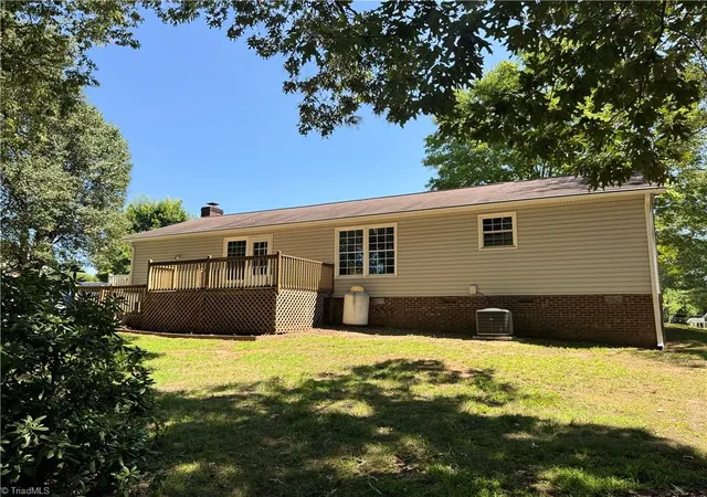 Photo 3 of Single family home for sale at 160 Summerglen Dr, Lewisville, NC 27023 | MLS# 1233477 | Listing updated on 2026-09-09