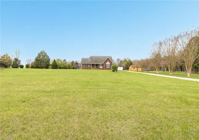 Photo 2 of Single family home for sale at 115 Emma Ln, Statesville, NC 28625 | MLS# 1217126 | Listing updated on 2026-09-09