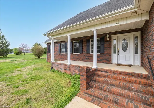 Photo 4 of Single family home for sale at 115 Emma Ln, Statesville, NC 28625 | MLS# 1217126 | Listing updated on 2026-09-09