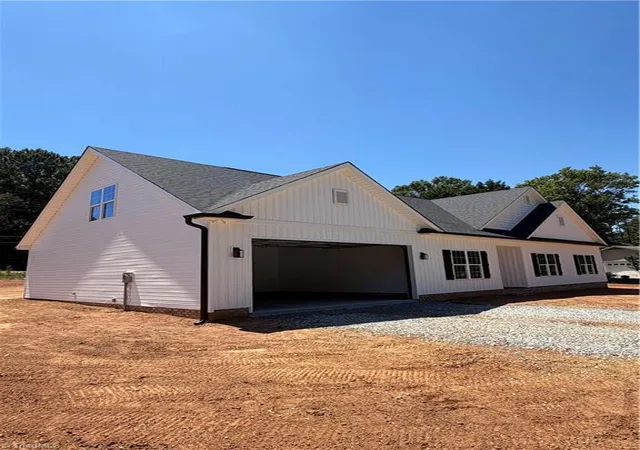 3rd image of 116 Comanche Trl, Lexington, NC 27295 | MLS# 1224900