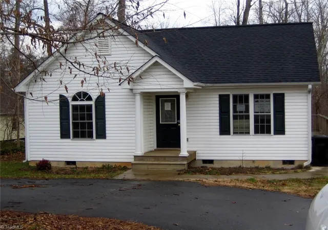 Photo 1 of Single family home for sale at 2864 Maple Ave, Burlington, NC 27215 | MLS# 1233157 | Listing updated on 2026-09-16