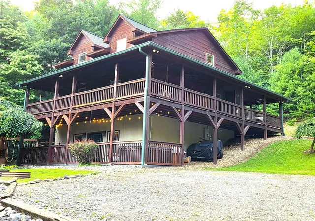 Photo 3 of Single family home for sale at 1647 Staghorn Rd, Purlear, NC 28665 | MLS# 1230506 | Listing updated on 2026-09-02