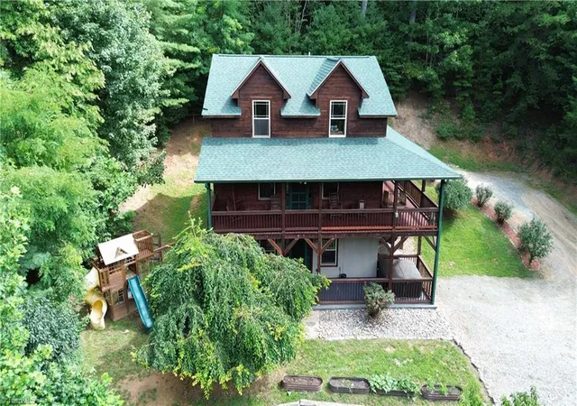 Photo 4 of Single family home for sale at 1647 Staghorn Rd, Purlear, NC 28665 | MLS# 1230506 | Listing updated on 2026-09-02
