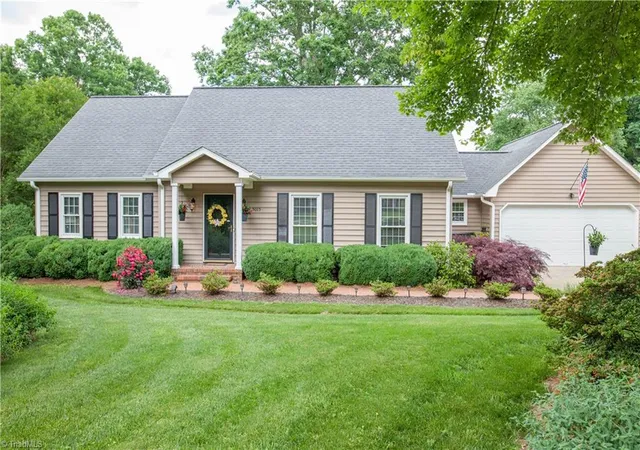 Photo 2 of Sale Pending at 5015 Edinborough Rd, Greensboro, NC 27406 | MLS# 1226148 | Listing updated on 2026-09-15