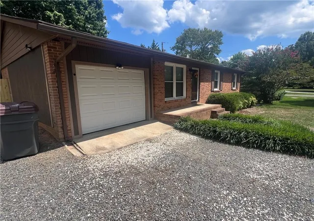 Photo 2 of Sale Pending at 509 Robinhood Rd, Reidsville, NC 27320 | MLS# 1230157 | Listing updated on 2026-10-06