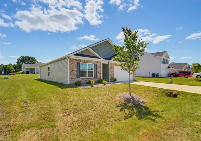 3rd image of 122 Stone River Wy, Mayodan, NC 27027 | MLS# 1229680