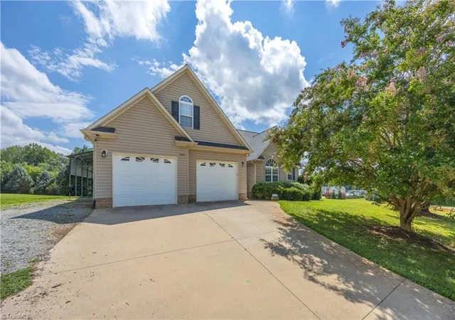 Photo 3 of Sale Pending at 3146 Clear Ridge Dr, Trinity, NC 27370 | MLS# 1229693 | Listing updated on 2026-08-10