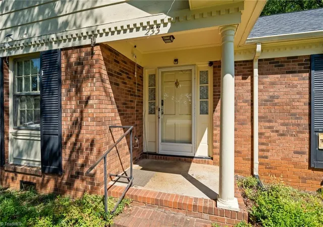Photo 5 of Single family home for sale at 233 Maxwell Dr, Lexington, NC 27295 | MLS# 1233658 | Listing updated on 2026-08-28