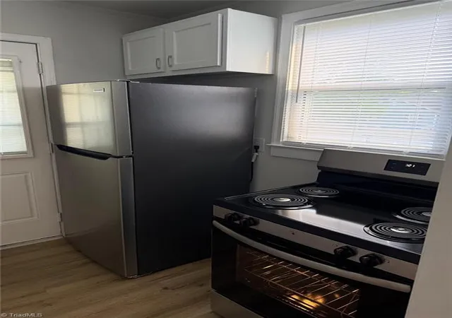 Photo 4 of Single family home for sale at 1323 Mayfair Ave, Greensboro, NC 27405 | MLS# 1227490 | Listing updated on 2026-08-14