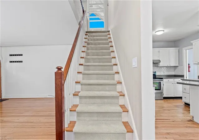 5th image of 2117 N Peace Haven Rd, Winston Salem, NC 27106 | MLS# 1227164