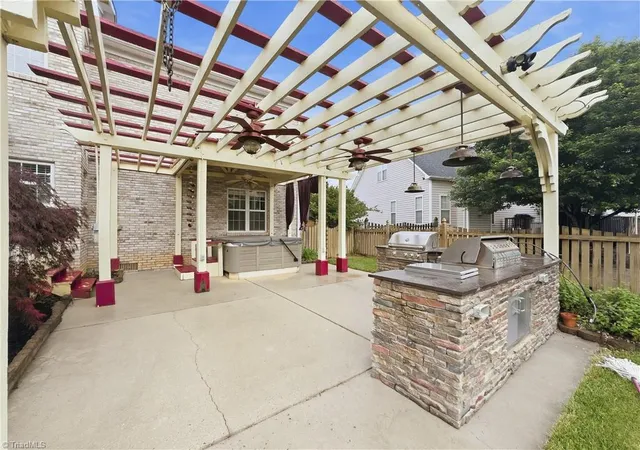 4th image of 4332 Southern Oak Dr, High Point, NC 27265 | MLS# 1221848