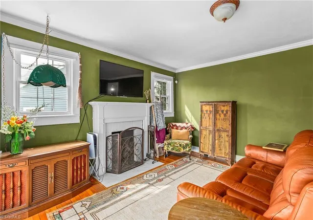 Photo 4 of Sale Pending at 856 Bellview St, Winston Salem, NC 27103 | MLS# 1213421 | Listing updated on 2026-10-03