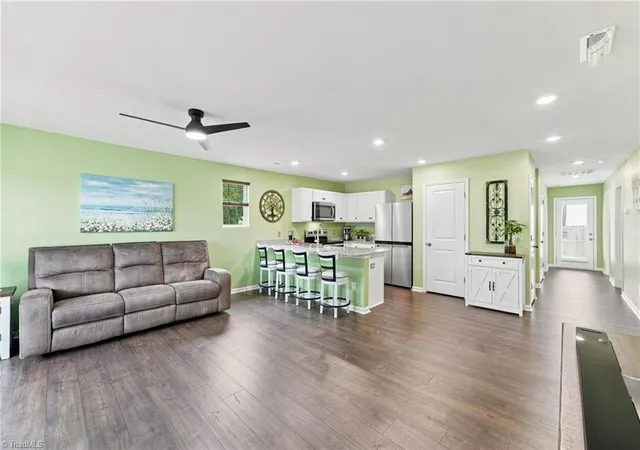 Photo 3 of Sale Pending at 671 Whitney Rd, Mocksville, NC 27028 | MLS# 1229367 | Listing updated on 2026-08-25