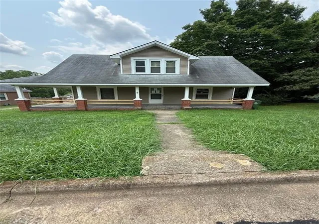 Photo 1 of Single family home for sale at 9 Fowler Ave, Lexington, NC 27292 | MLS# 1230138 | Listing updated on 2026-08-09