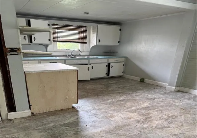 Photo 5 of Single family home for sale at 9 Fowler Ave, Lexington, NC 27292 | MLS# 1230138 | Listing updated on 2026-08-09