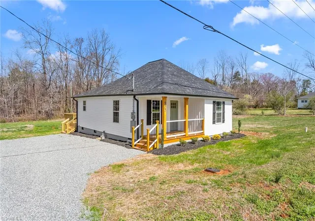 Homes for sale in Mebane, NC | 955 W Holt St, Mebane, NC 27302 | MLS# 1212766