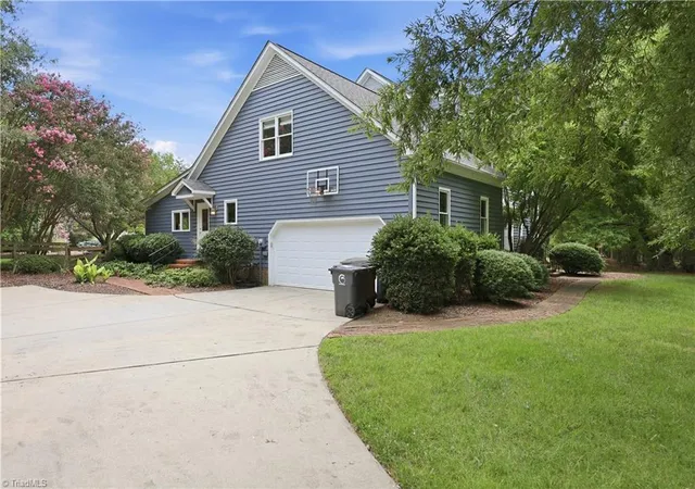 Photo 4 of Single family home for sale at 2403 Goldfield Ct, Greensboro, NC 27455 | MLS# 1233096 | Listing updated on 2026-09-22