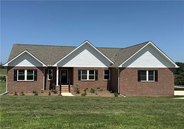 Photo 1 of Single family home for sale at 130 Oak Pointe Ln, Wilkesboro, NC 28697 | MLS# 1226483 | Listing updated on 2026-07-03