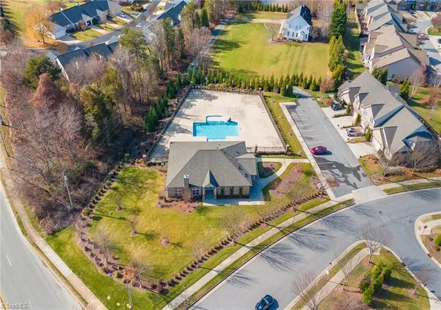 Photo 2 of Single family home for sale at 4704 Willowstone Dr, High Point, NC 27265 | MLS# 1229166 | Listing updated on 2026-08-05