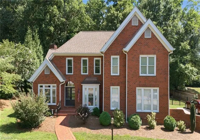 Photo 2 of Single family home for sale at 6620 Village Brk Trl, Clemmons, NC 27012 | MLS# 1227880 | Listing updated on 2026-09-05