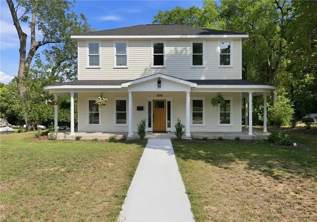 Homes for sale in Salisbury, NC | 1008 N Main St, Salisbury, NC 28144 | MLS# 1226740
