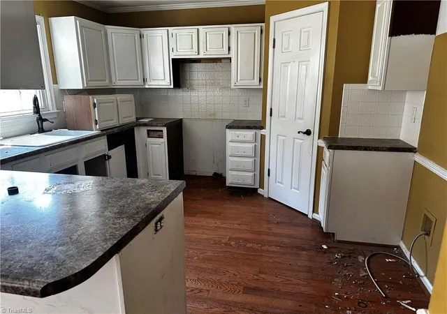 Photo 4 of Single family home for sale at 1720 Braemore Ct, Kernersville, NC 27284 | MLS# 1233927 | Listing updated on 2026-08-31