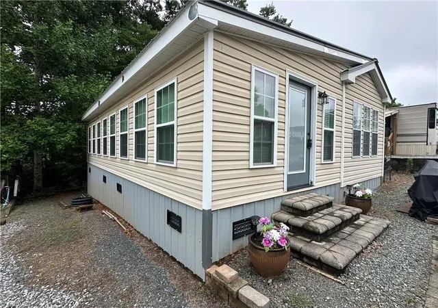 3rd image of 108 Humming Bird Cir, New London, NC 28127 | MLS# 1230124
