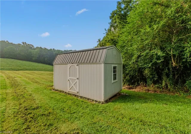 Photo 2 of Sale Pending at 171 Clover Ln, Mount Airy, NC 27030 | MLS# 1233837 | Listing updated on 2026-09-19
