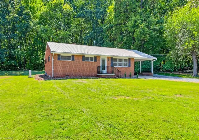 Photo 2 of Single family home for sale at 248 Croomcrest Rd, Asheboro, NC 27205 | MLS# 1233470 | Listing updated on 2026-08-25