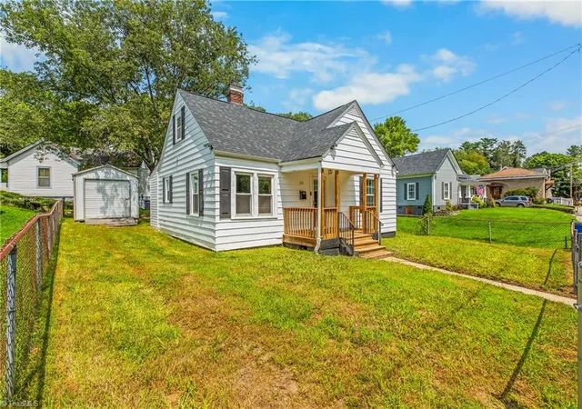 4th image of 220 Broad St, Mount Airy, NC 27030 | MLS# 1229767
