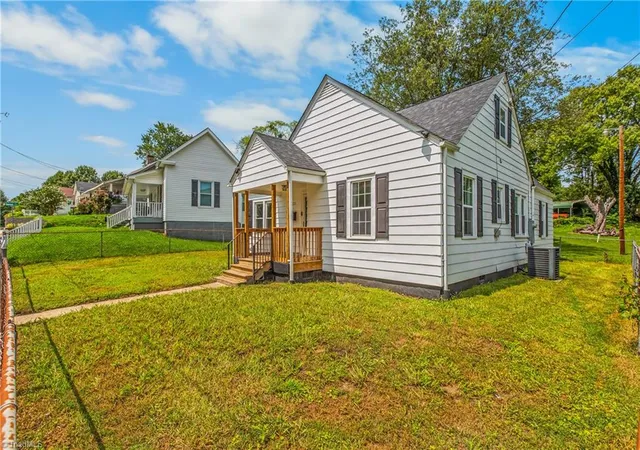 5th image of 220 Broad St, Mount Airy, NC 27030 | MLS# 1229767