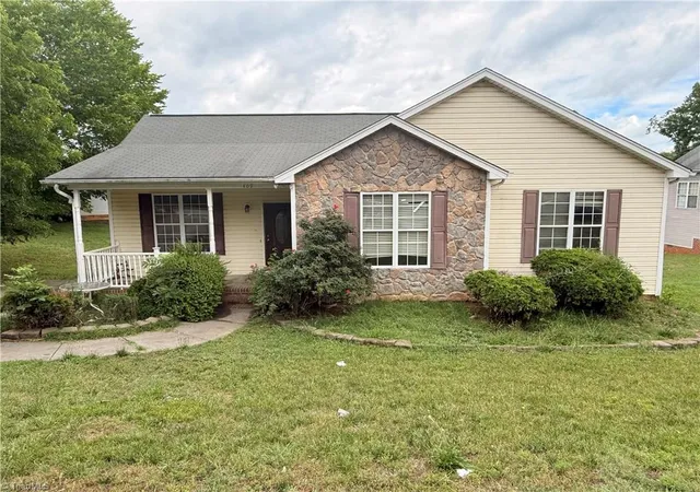 1st image of 409 Lake Ave, High Point, NC 27260 | MLS# 1225247
