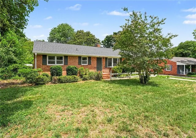 Photo 1 of Sale Pending at 1004 Onslow Dr, Greensboro, NC 27408 | MLS# 1228097 | Listing updated on 2026-09-05