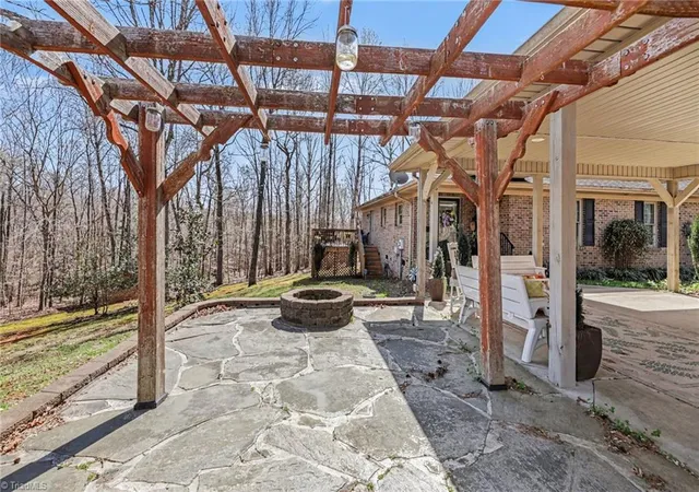 Photo 2 of Single family home for sale at 152 Prospectors Way, Lexington, NC 27292 | MLS# 1212366 | Listing updated on 2026-08-23