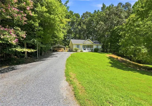 4th image of 1088 Country Pl Rd, Asheboro, NC 27203 | MLS# 1231343