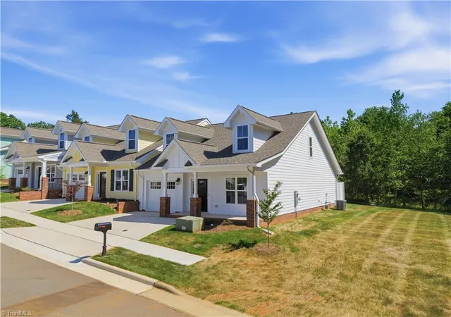 Homes for sale in Haw River, NC | 1727 Old Fields Blvd, Haw River, NC 27258 | MLS# 1219474
