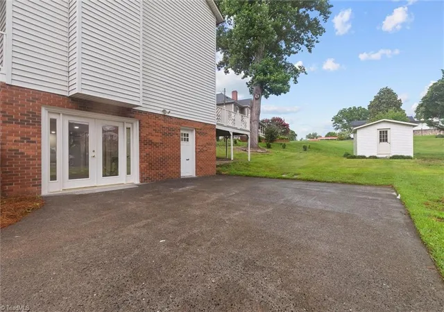 24th image of 1912 Inman Cir, Mount Airy, NC 27030 | MLS# 1229169