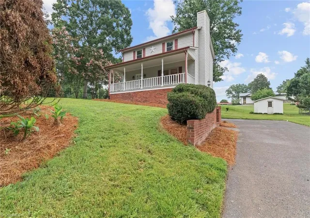 2nd image of 1912 Inman Cir, Mount Airy, NC 27030 | MLS# 1229169
