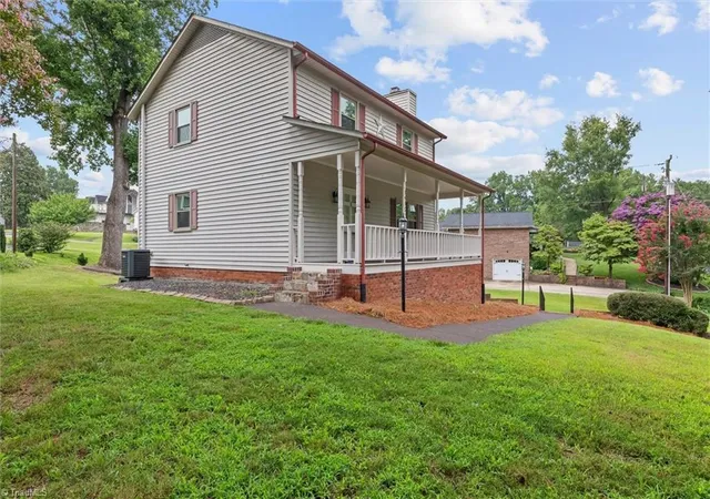 3rd image of 1912 Inman Cir, Mount Airy, NC 27030 | MLS# 1229169