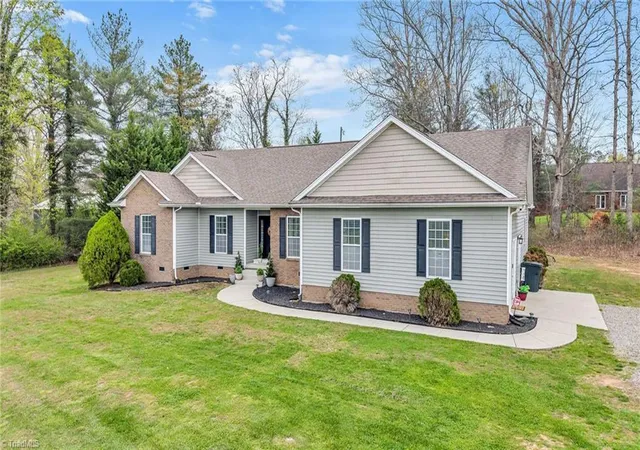 Homes for sale in North Wilkesboro, NC | 2228 Sparta Rd, North Wilkesboro, NC 28659 | MLS# 1226437