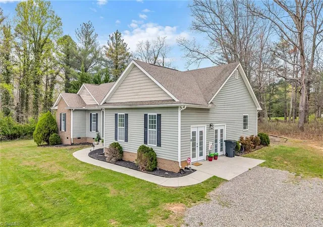 Homes for sale in North Wilkesboro, NC | 2228 Sparta Rd, North Wilkesboro, NC 28659 | MLS# 1226437