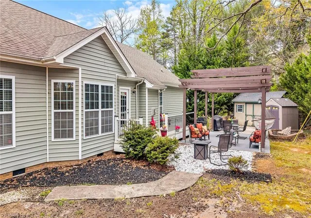 Homes for sale in North Wilkesboro, NC | 2228 Sparta Rd, North Wilkesboro, NC 28659 | MLS# 1226437