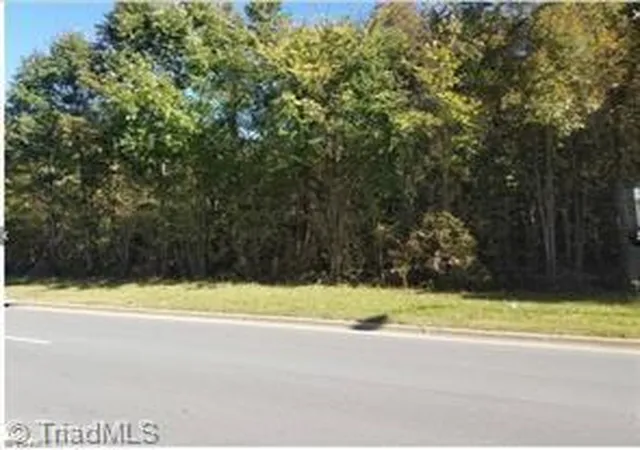 3rd image of 2300 Coliseum Blvd, Greensboro, NC 27406 | MLS# 1110753