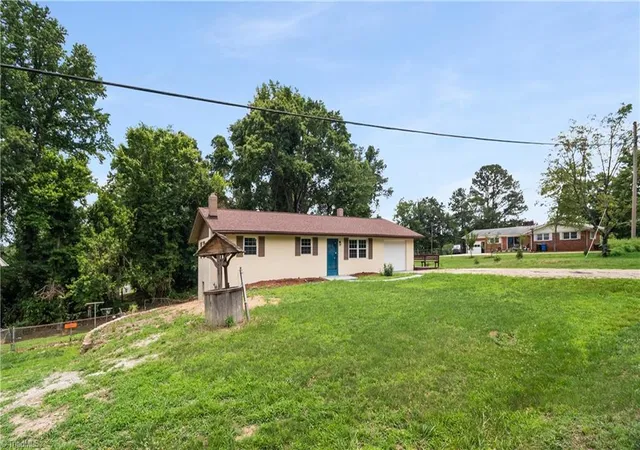 4th image of 1533 Pecan Dr, High Point, NC 27263 | MLS# 1230797