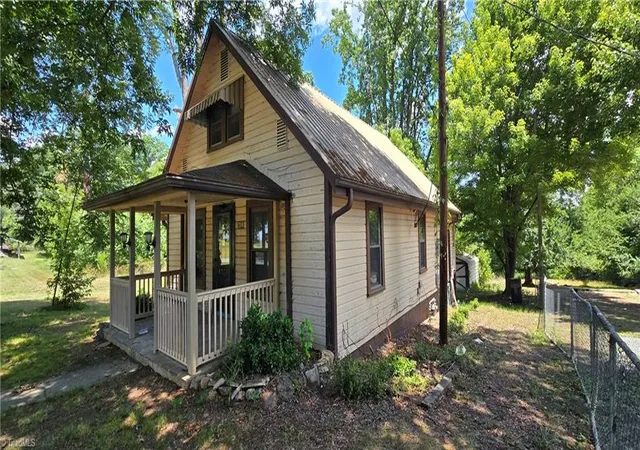 Homes for sale in Reidsville, NC | 603 Mangum Rd, Reidsville, NC 27320 | MLS# 1227316