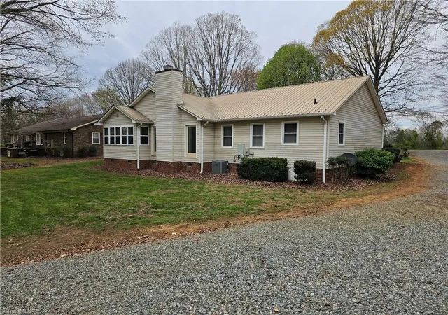 3rd image of 5712 Holly Grove Rd, Thomasville, NC 27360 | MLS# 1223662
